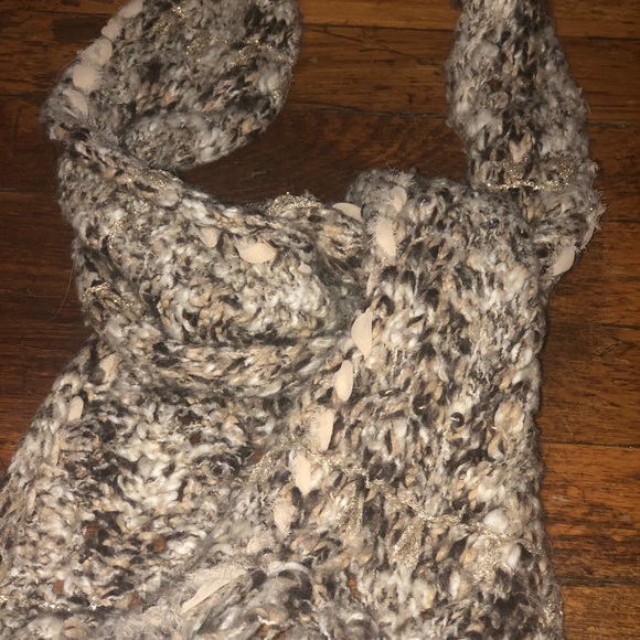 Guess Scarf - Picture 2 of 3